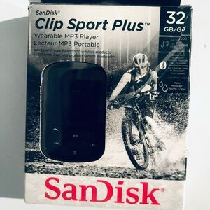 SanDisk Clip Sport Plus Wearable MP3 Player 32 GB New in the Box Everything